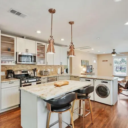 Sizable Screened In Porch W Luxury Kitchen And Bath